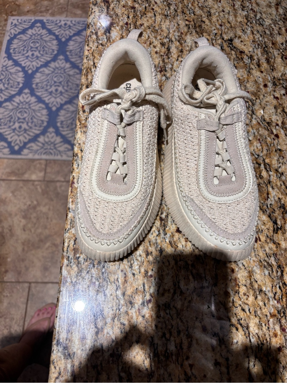 Women’s Cream Knit Lace-Up Sneakers size 8